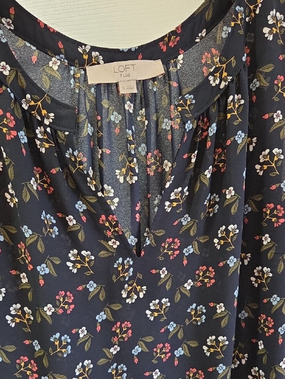 LOFT Navy Floral Sleeveless Top with Border Print, Size 16/XL - Picture 8 of 11